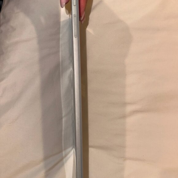 Refurbished NEW Microsoft Surface with attachable keyboard, pen, charger… - Picture 11 of 13